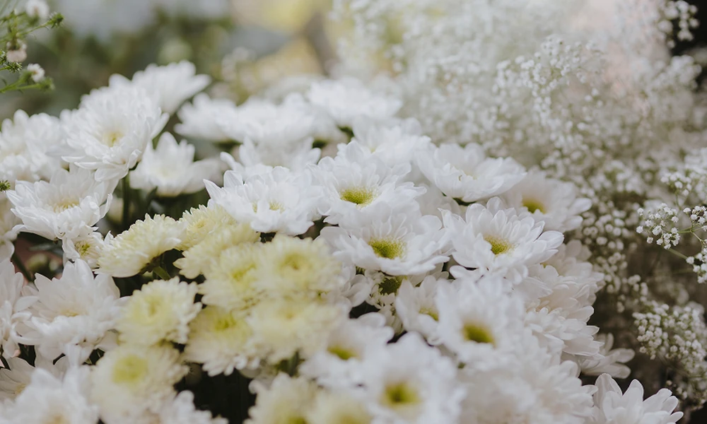 How Funeral Flowers Can Bring Comfort to Grieving Families